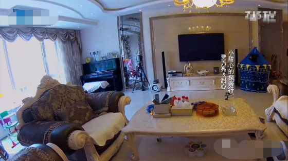 贾乃亮过节回家陪父母,老家豪宅曝光