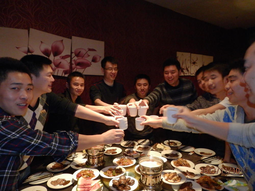 年底应酬多,餐桌上少不了酒,酒后吃这3种食物,解酒醒酒护肝脏