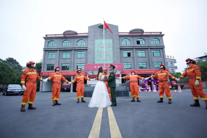 美女教师不远千里嫁给抚州消防员 成就最美婚