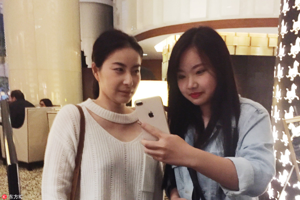 阔太太郭晶晶现身 二胎之后的她依旧嫩的像少