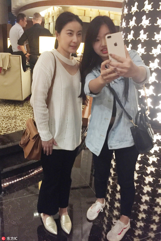 阔太太郭晶晶现身 二胎之后的她依旧嫩的像少