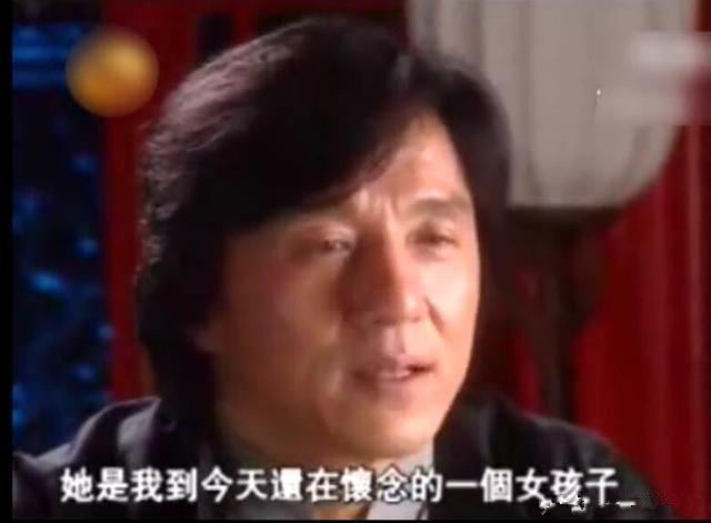 成龙首次谈及初恋，为了娶她愿意短命10年，至今仍怀念她，林凤娇后悔哭了 - 7