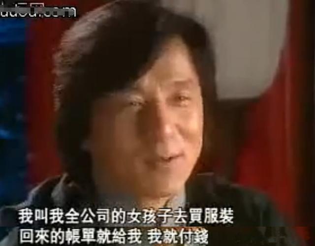 成龙首次谈及初恋，为了娶她愿意短命10年，至今仍怀念她，林凤娇后悔哭了 - 8