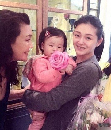 女星解决婆媳问题：小S嘴甜李小璐撒娇 刘涛无敌了！ - 6