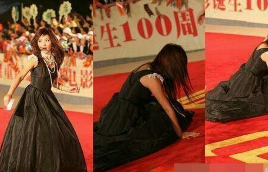 舞台上女明星们的摔倒瞬间，柳岩最抢眼，杨幂让人心疼！ - 1