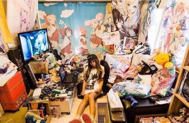 企鹅娘吐槽：嘘！你会对女装大佬起反应吗？