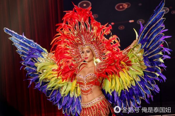 最美25国民族服饰大PK，东南亚和中国美女很亮眼（组图） - 19