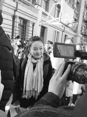 林妙可土气不好看了？路人镜头下无PS的她美的很脱俗！ - 9