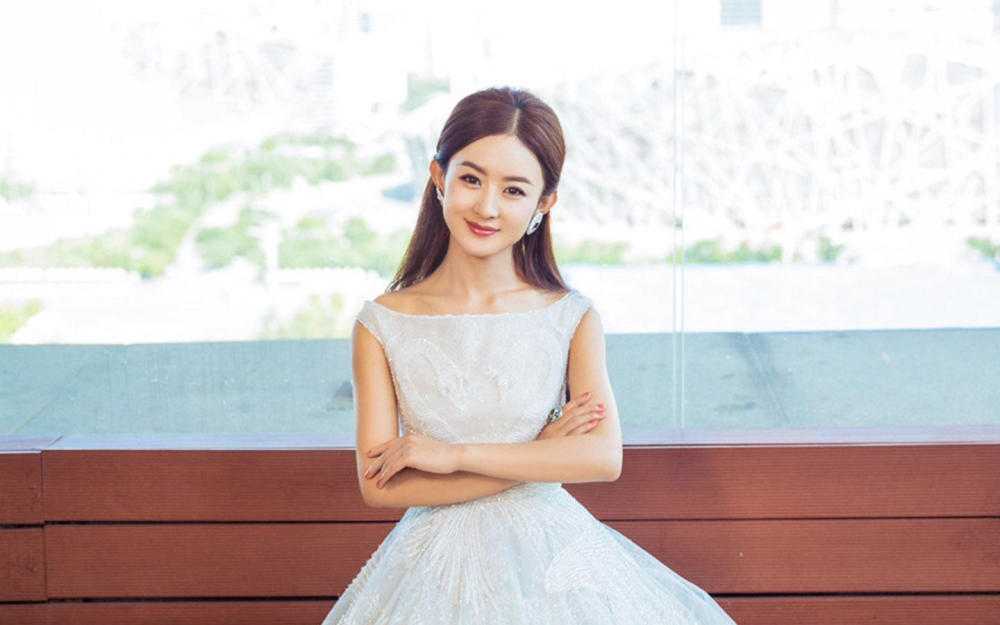 赵丽颖明明那么瘦,为什么男明星抱她的时候都