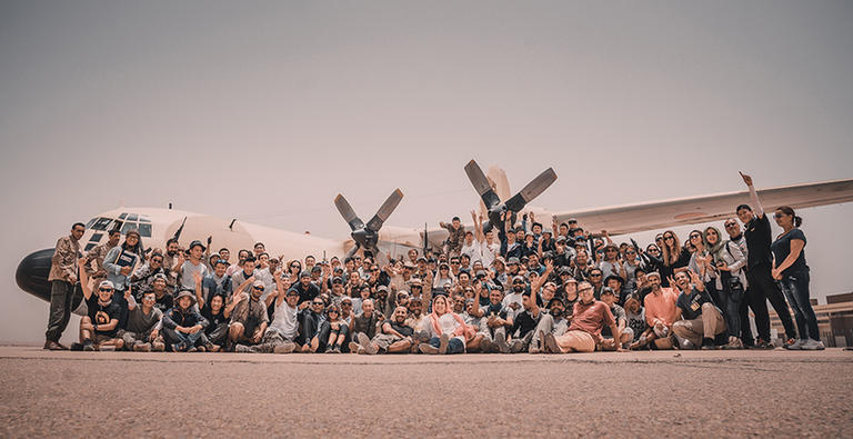 《红海行动》里有一幕没搞懂,迫击炮那里,为何