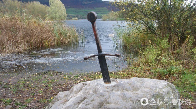 英国“王者之剑”遭人拔走 曾被用水泥固定在石头里（组图） - 5
