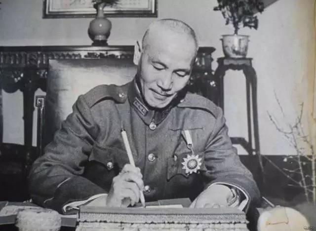 蒋介石有没有捏造学历，自我吹嘘？