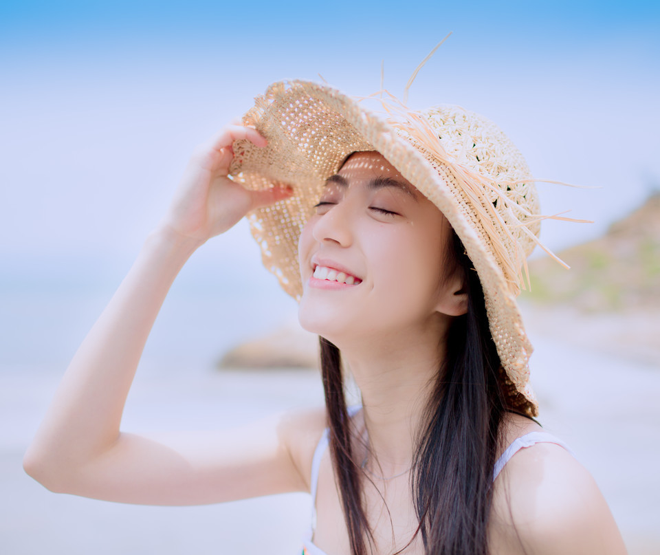 很多人都说姚晨是"大嘴美女",其实嘴大的女孩,笑起来的样子也很可爱
