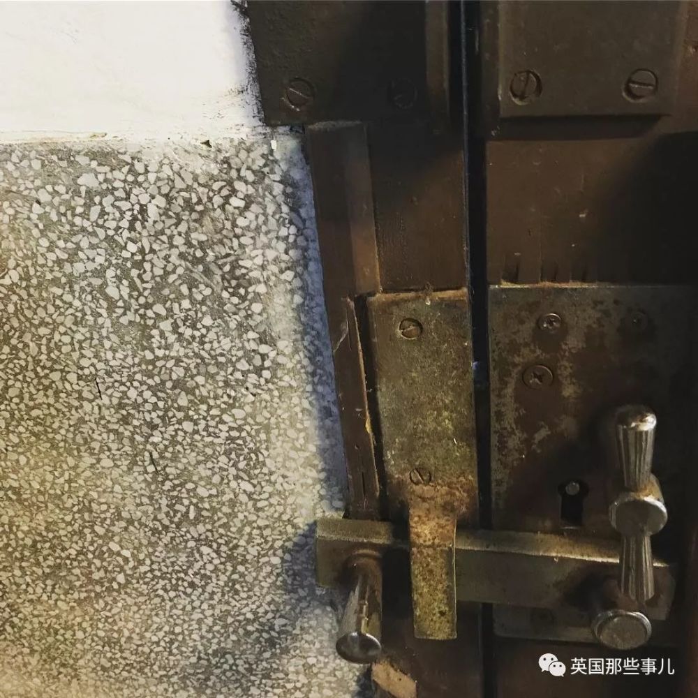 监狱待得不开心，一个不爽我就走！这老哥4次高难越狱，这一辈子下来，也是传奇了 - 16