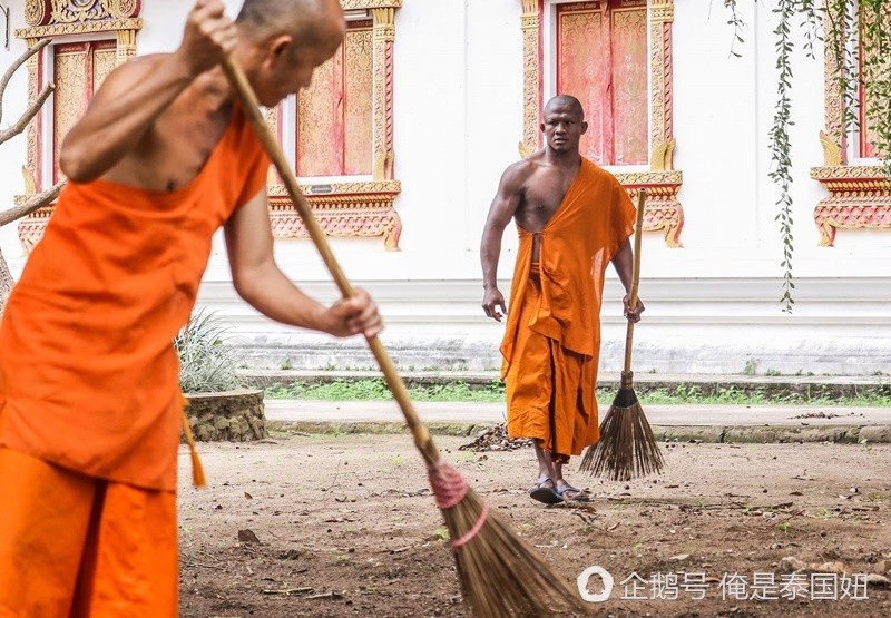 泰国拳王播求剃度出家，在寺庙找回内心的平静（组图） - 8