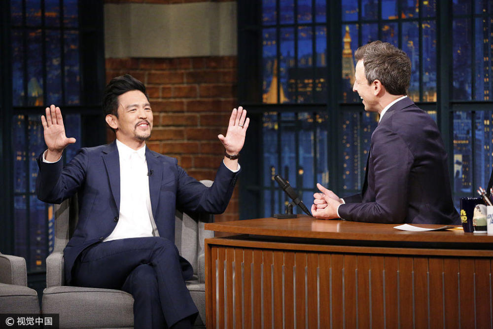 约翰·赵(john cho)前去录制《赛金花深夜秀》(late night with seth