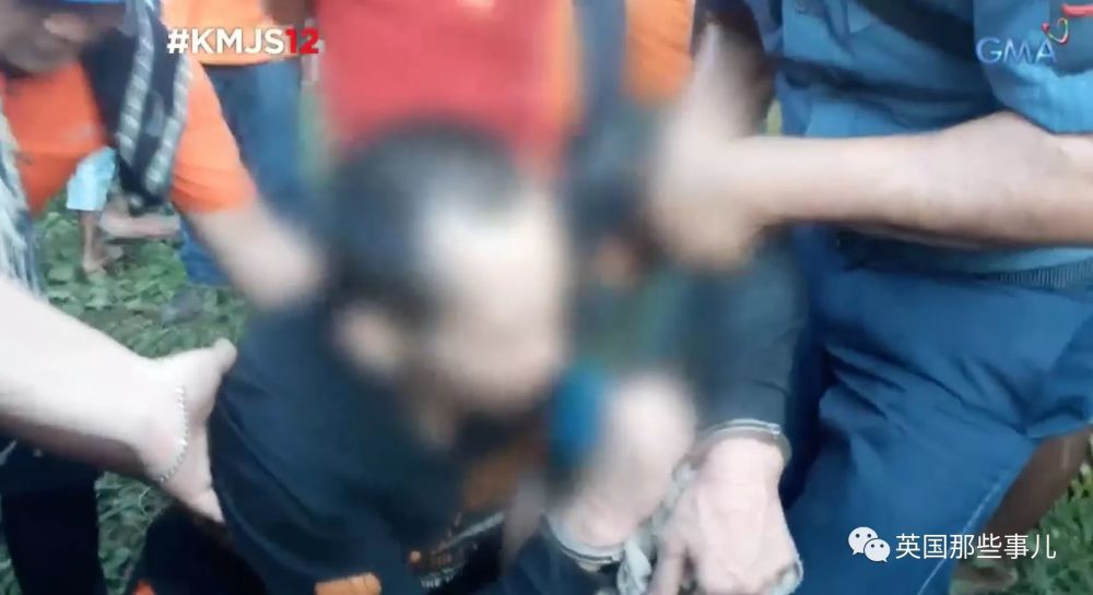 怕被人追杀，他爬到18米高椰子树顶一住就是3年... 终究还是被锯倒了... - 19