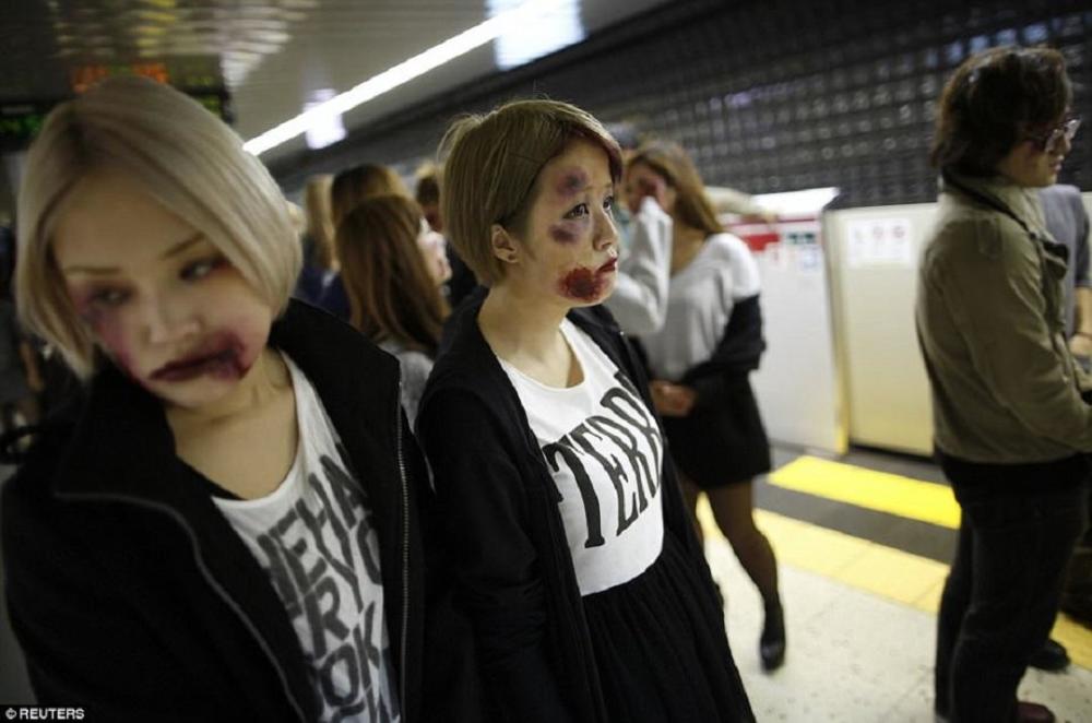 日本现“僵尸列车”让人毛骨悚然 这样的地铁你敢坐吗？（组图） - 2