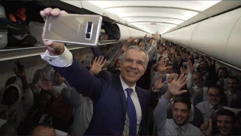 史上最壕的營銷：在飛機上每人送一部Note8！