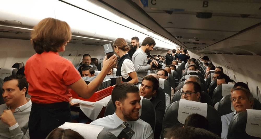 史上最壕的營銷：在飛機上每人送一部Note8！