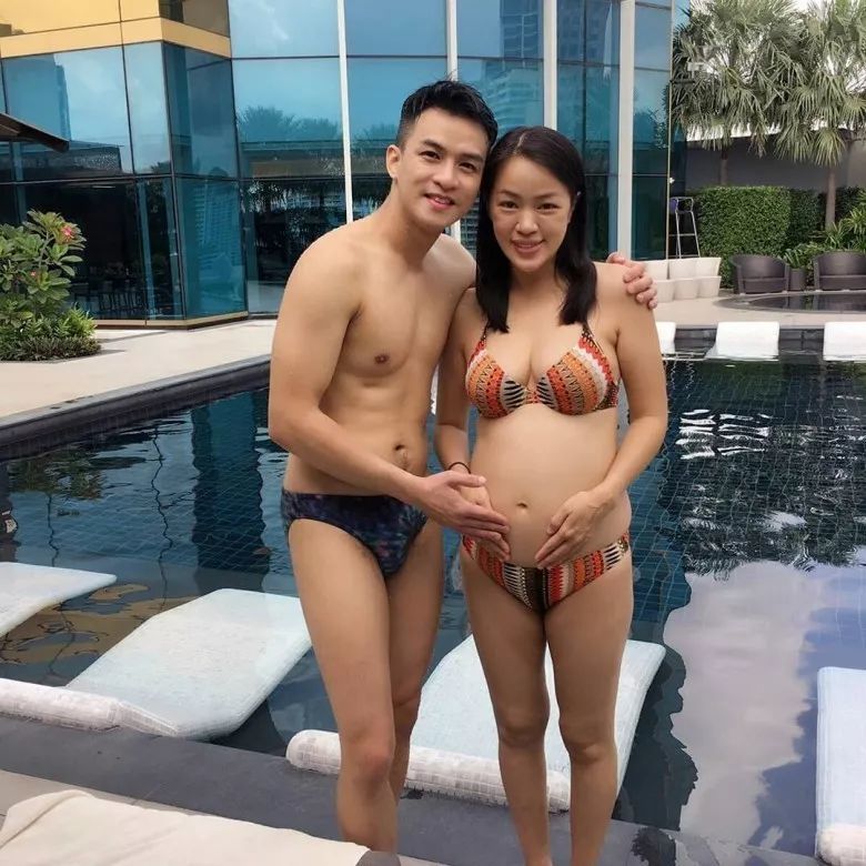 43岁艺人李漫芬晒大肚与老公合照，网民赞：两个上围都好丰满 - 5