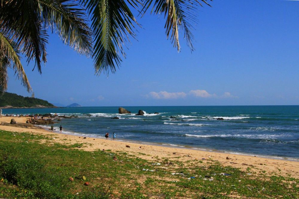 除了是中国冲浪胜地,万宁日月湾风景也很美