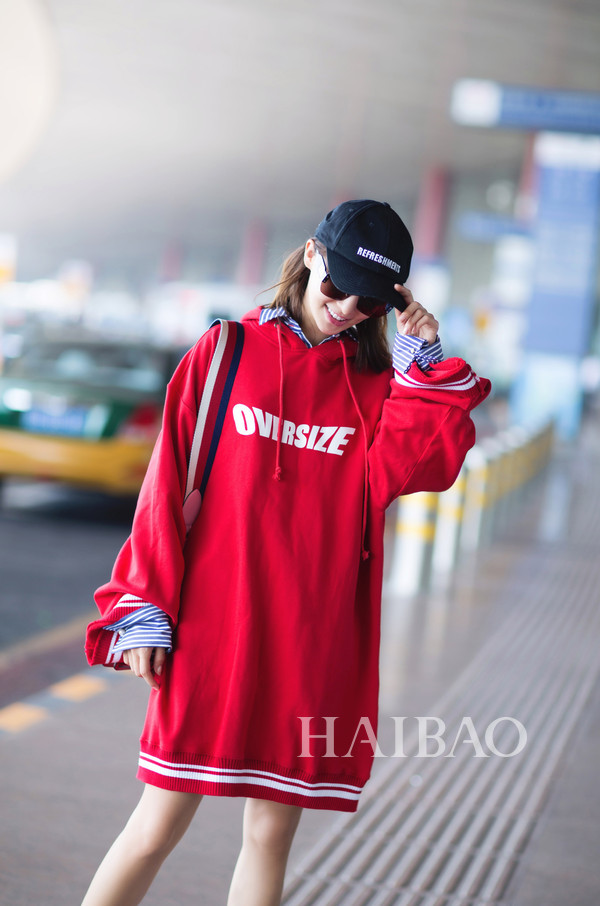 李湘竟然瘦了这么多!不过去健身房还要凹造型