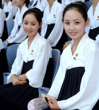 朝鲜美女嫁给中国男人,说什么都好,就是爱做家务这一点不好!