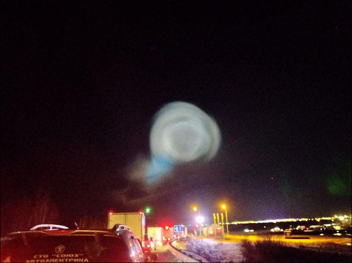 西伯利亚夜空惊现神秘白色光团 网友：UFO来了（组图） - 6