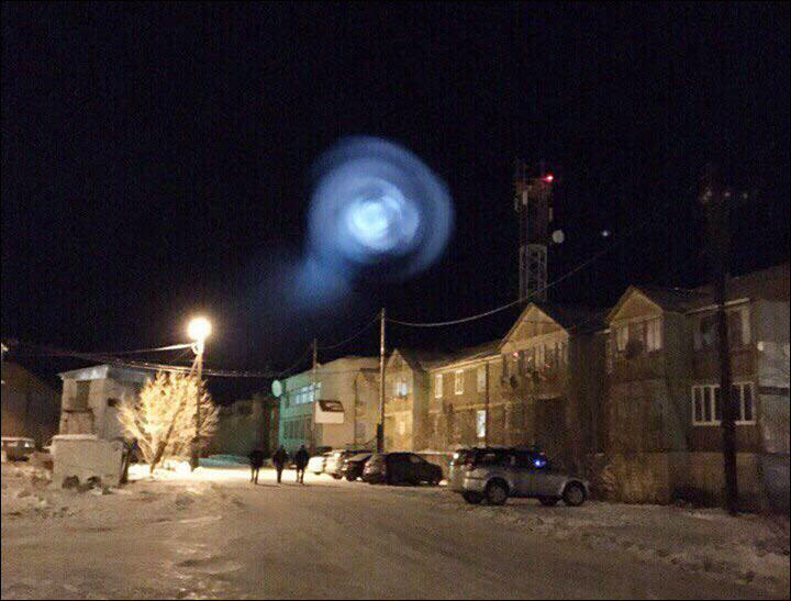 西伯利亚夜空惊现神秘白色光团 网友：UFO来了（组图） - 5