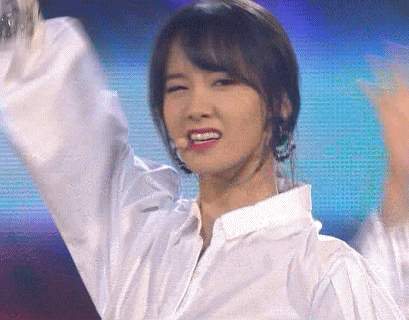 点击播放 gif  1.6 m 但早期图真的是,看不出来亚洲美颜.