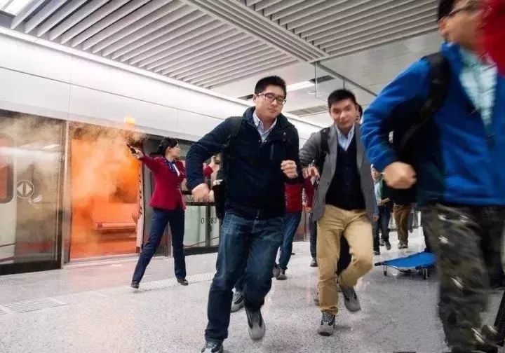 这份地铁火灾逃生宝典请收下