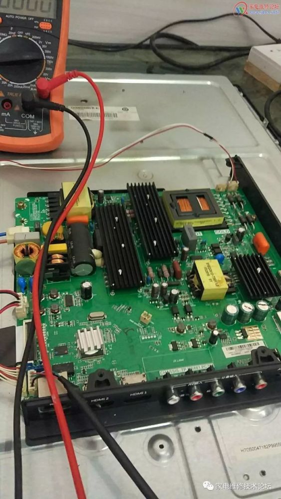 液晶电视LED49C1000N二次开机亮一下黑屏,