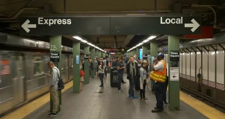尿骚冲鼻老鼠成灾，一度被称为“世界上最危险的地方”，这就是让人又爱又恨的纽约地铁站 - 22