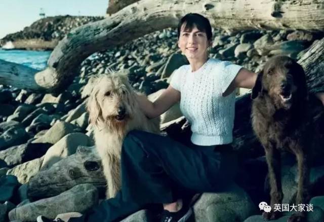 世界首富终于换他，他最感谢的是爱情，半年而婚却相互宠爱24年 - 24