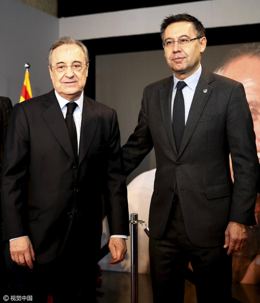 皇马巴萨主席携手 诺坎普追悼克鲁伊夫