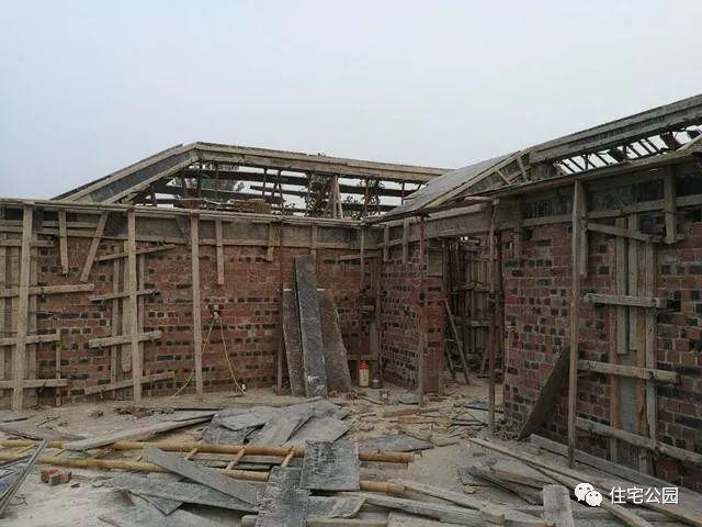 拆掉平房大院,他38万在农村建起这栋三层别墅,到底值不值?