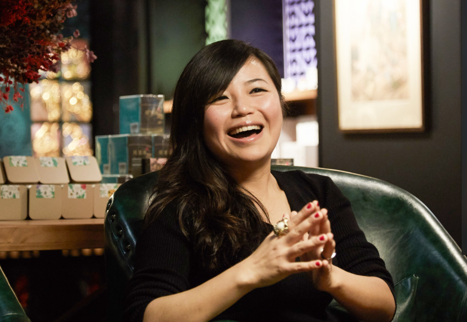 有一个成都姑娘,她的名字叫莉莉