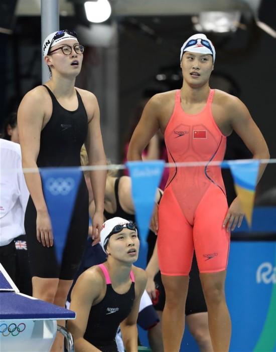 女子跳水运动员穿的泳衣和女子游泳运动员穿的泳衣,为何不一样?