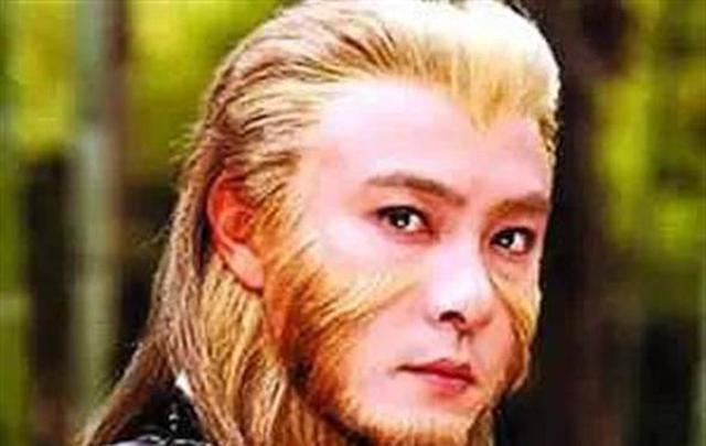 一代影视剧天王沦落到农村演出 被认成刀郎