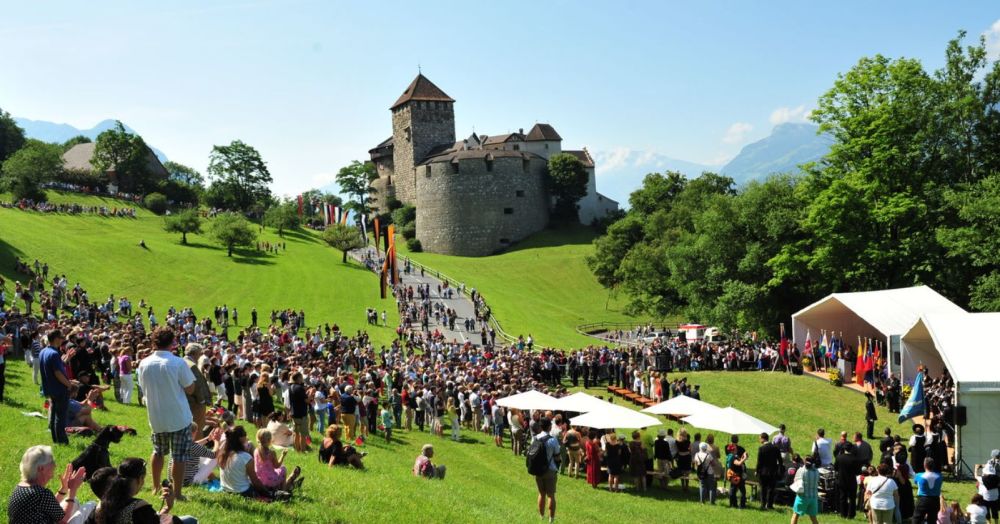 面积为上海1\/40的国家:人均收入是上海14倍,连