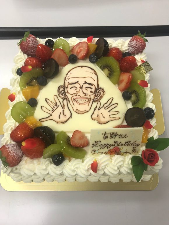 蛋糕很有趣！富野由悠季迎来76岁生日