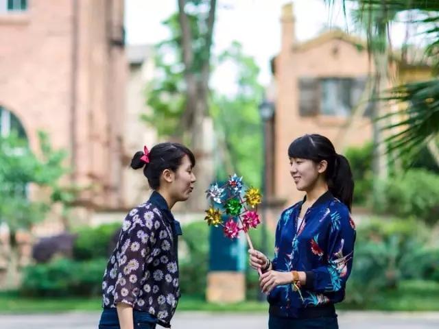 浙大高颜值双胞胎姐妹被英国名校录取