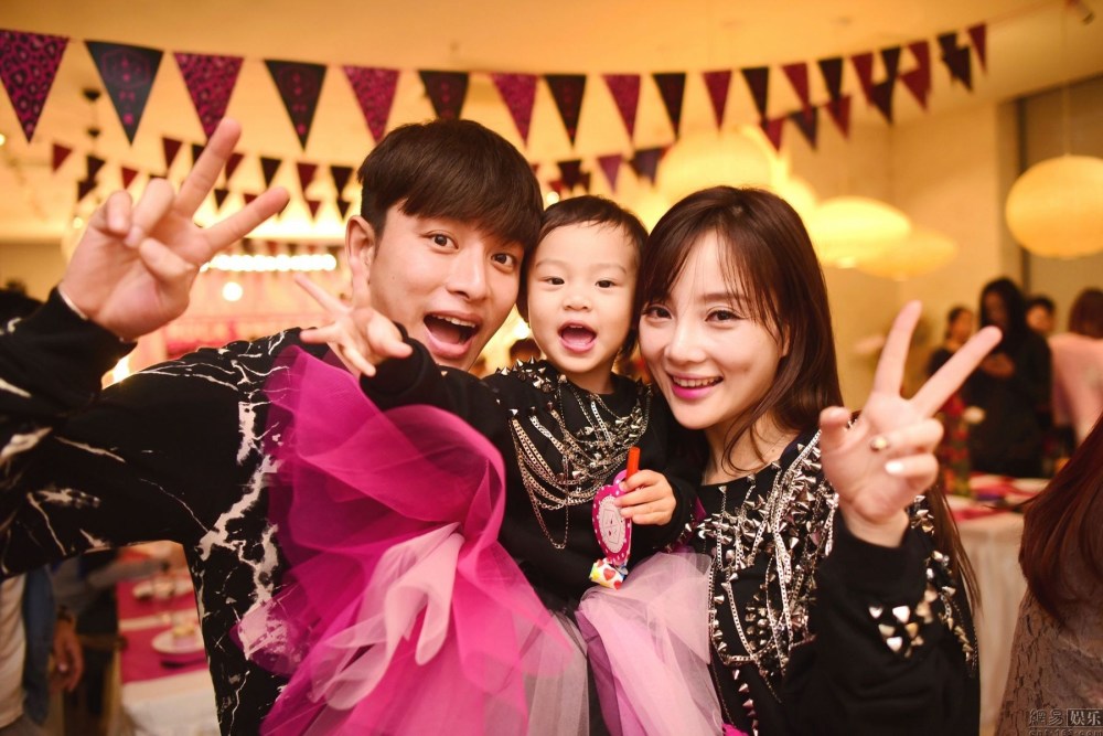 贾乃亮李小璐夫妇合唱力破谣言?早前曾坦言:一