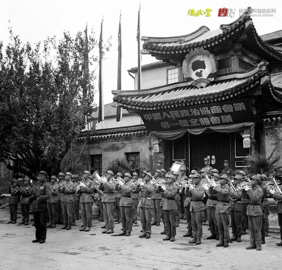 【军事博览】 军乐手的行头 (水南星采编制作)Martial music hand dress - 水南星 - 水南星精品博园 【军事博览】 军乐手的行头 (水南星采编制作)Martial music hand dress - 水南星 - 水南星精品博园