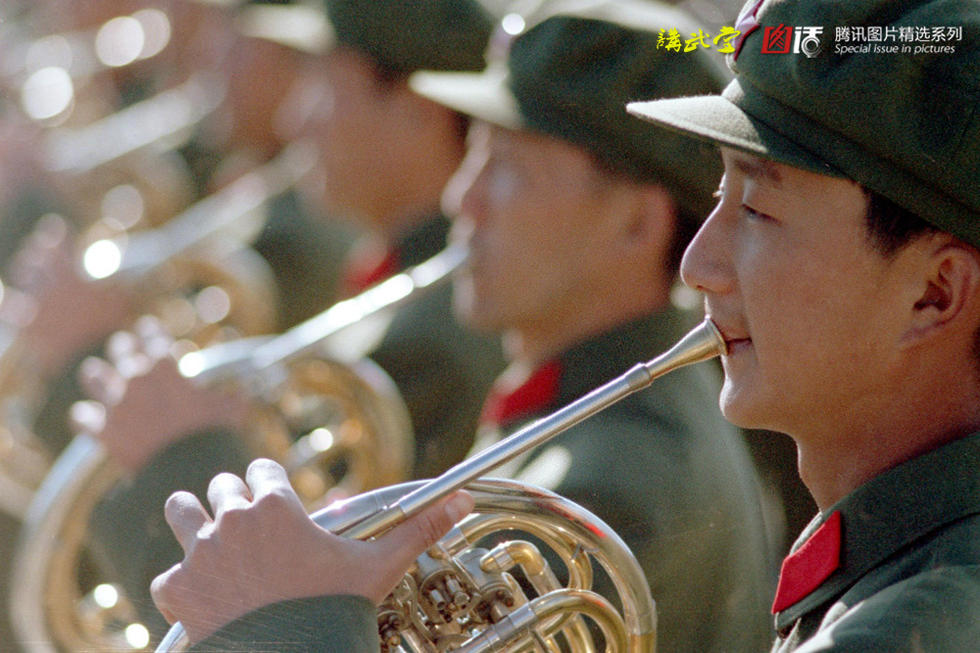 【军事博览】 军乐手的行头 (水南星采编制作)Martial music hand dress - 水南星 - 水南星精品博园 【军事博览】 军乐手的行头 (水南星采编制作)Martial music hand dress - 水南星 - 水南星精品博园