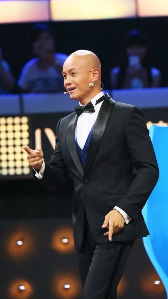 李湘缺陷:黄圣依斗鸡眼,明星脸大,最后2位仅剩仙岛湖乘风破浪皮划艇图片