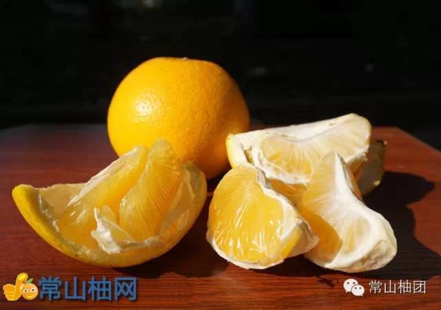 吃半个常山胡柚,然后坚持十二周以上的时间,能够起到非常好的减肥作用