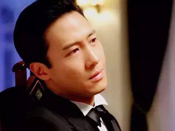 盘点香港经典赌片龙家保镖,向华强和陈小春两