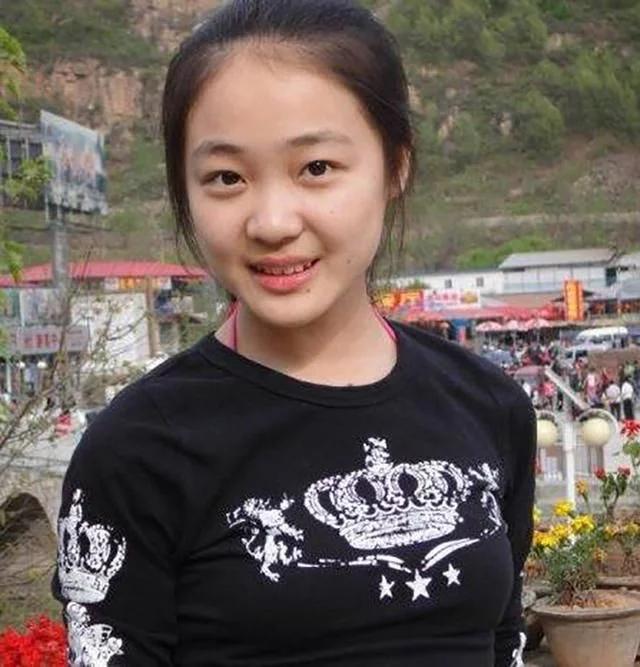 齐如意,1997年12月1日出生于北京市,中国内地女演员.